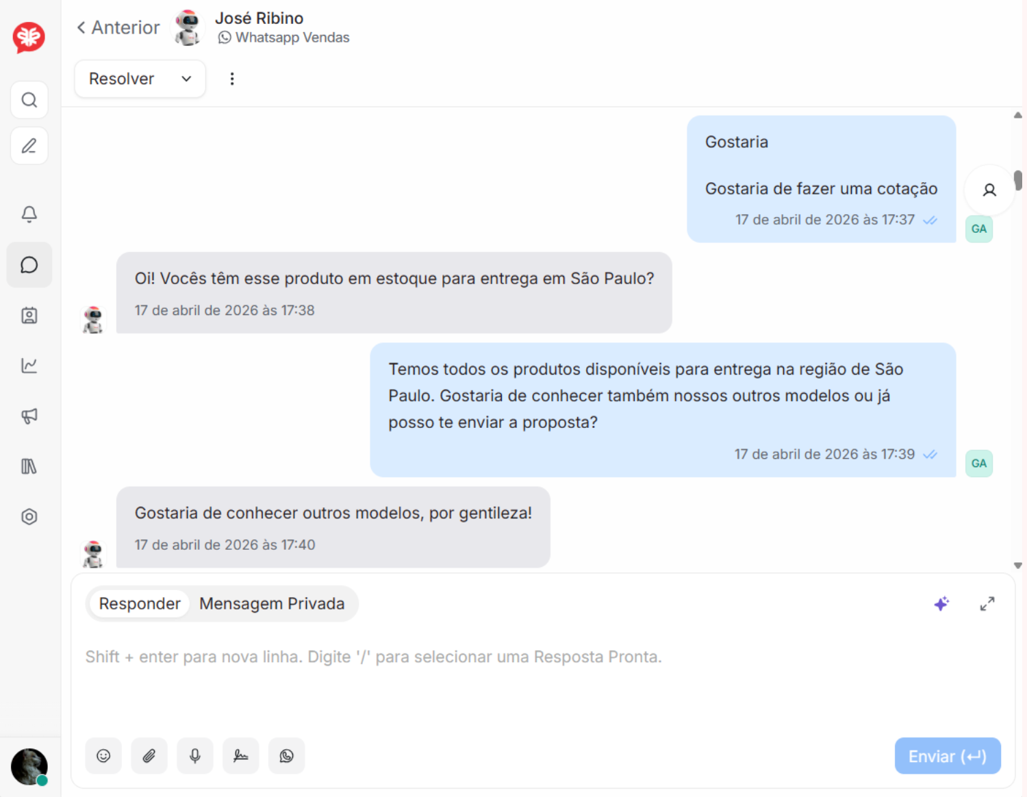 Exemplo real de conversa no AgaronChat: atendimento via WhatsApp com sugestões de IA